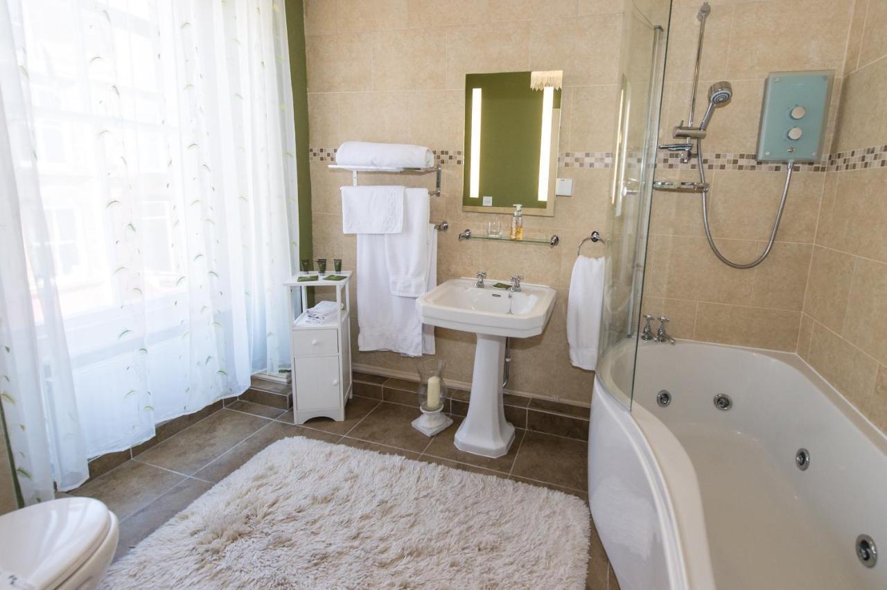 Victoria House Room Only Accommodation Карнарвон Экстерьер фото