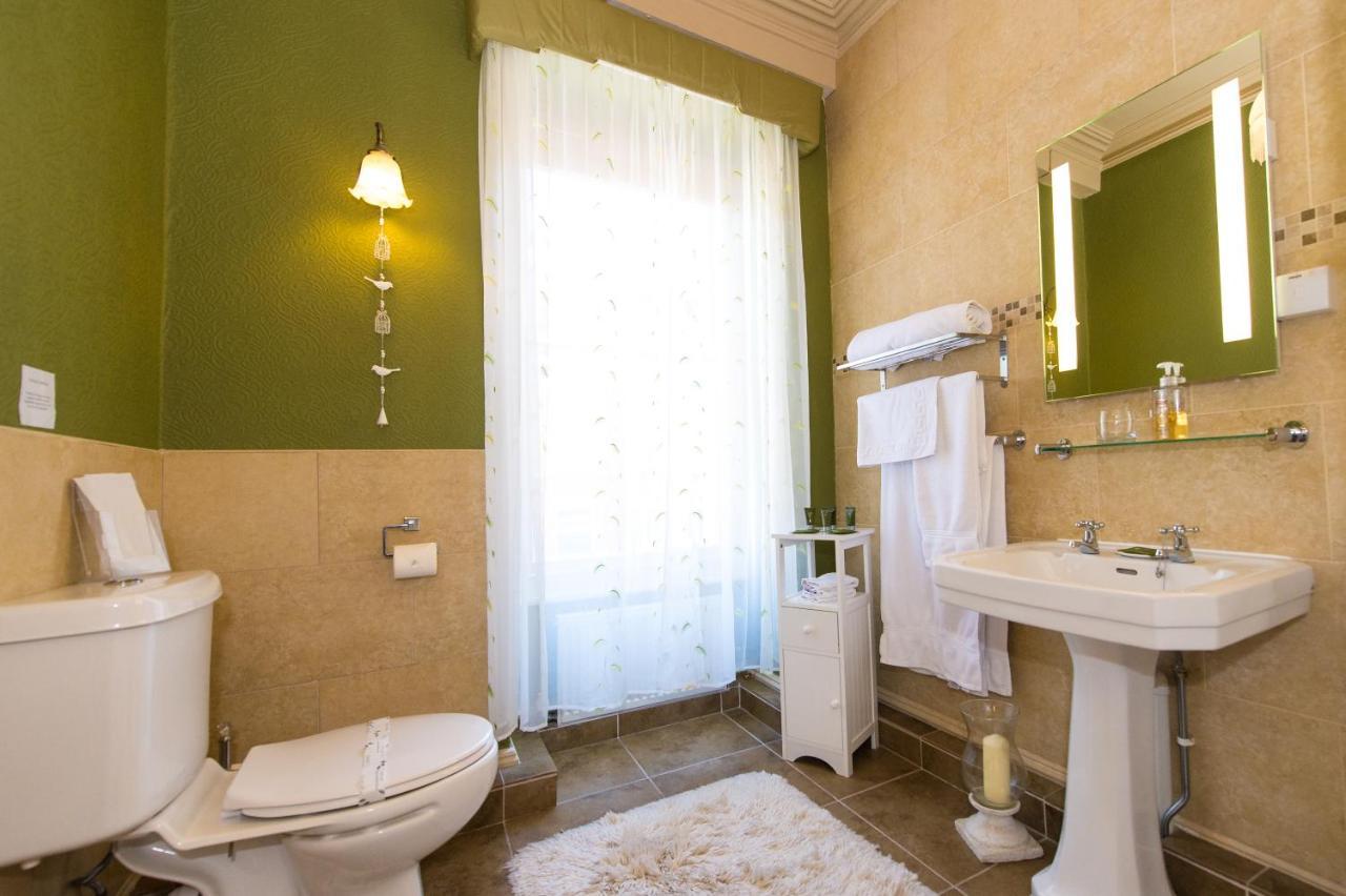Victoria House Room Only Accommodation Карнарвон Экстерьер фото